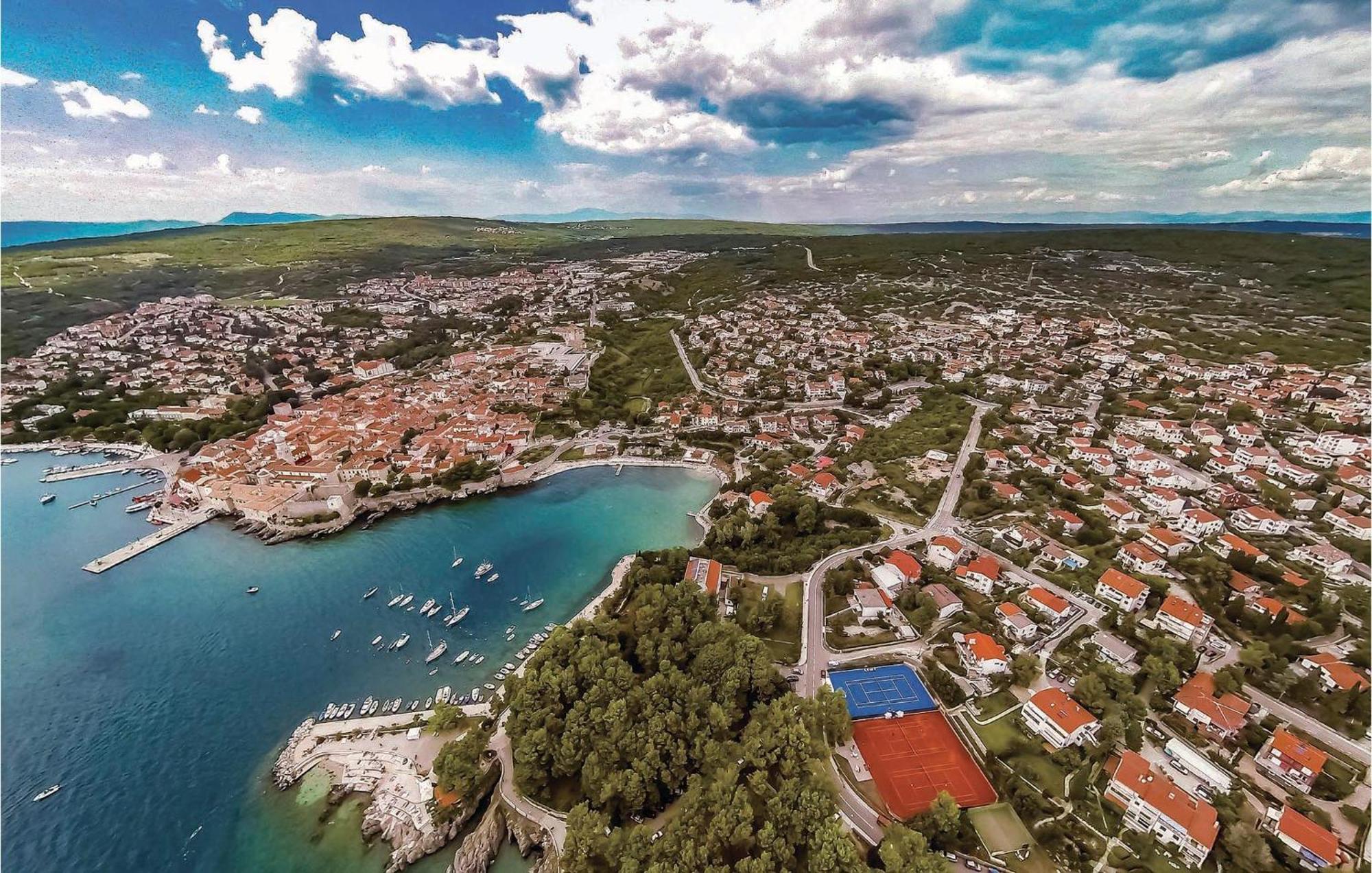 Beautiful Apartment In Malinska With Wifi Buitenkant foto