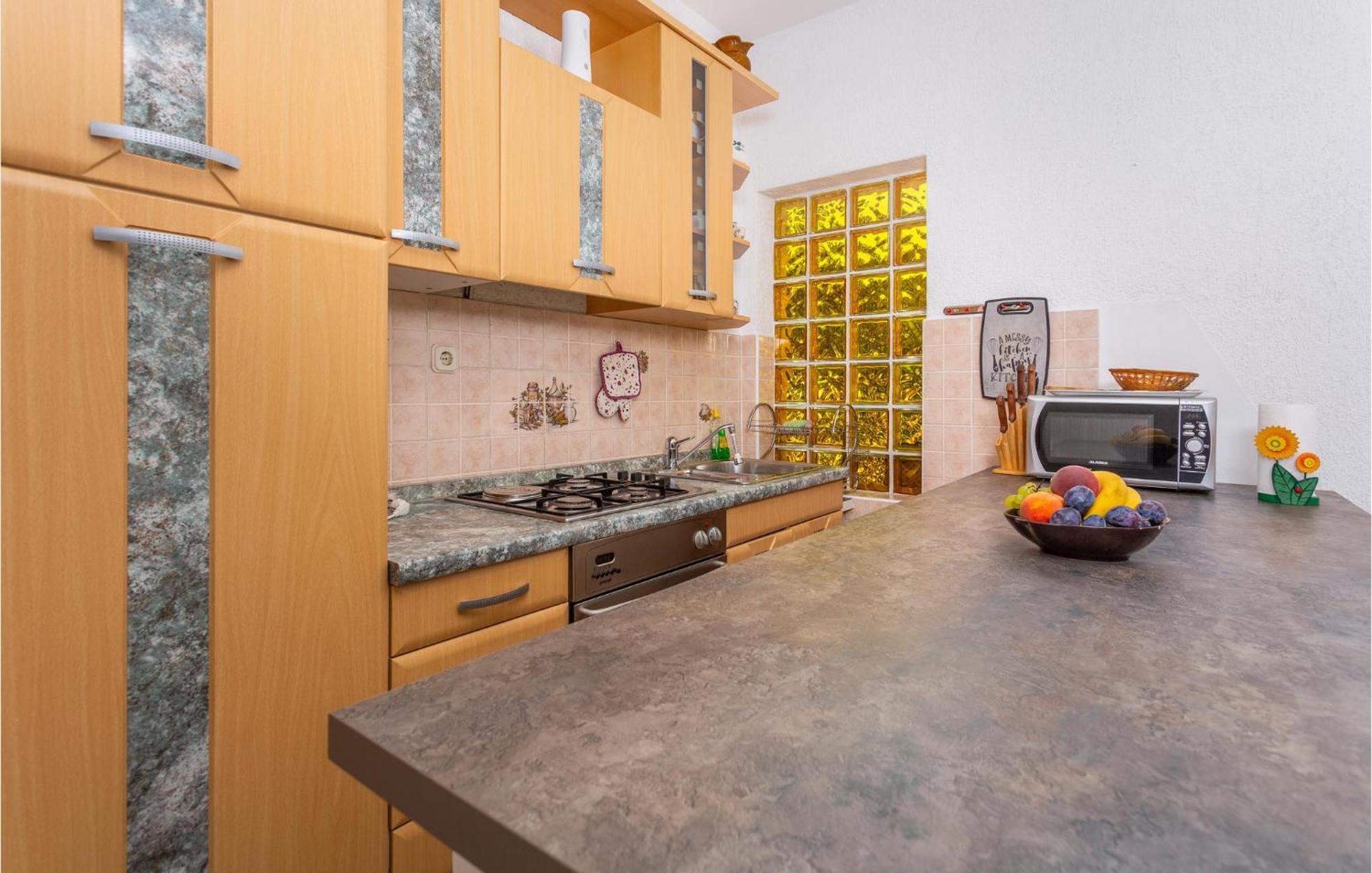 Beautiful Apartment In Malinska With Wifi Buitenkant foto
