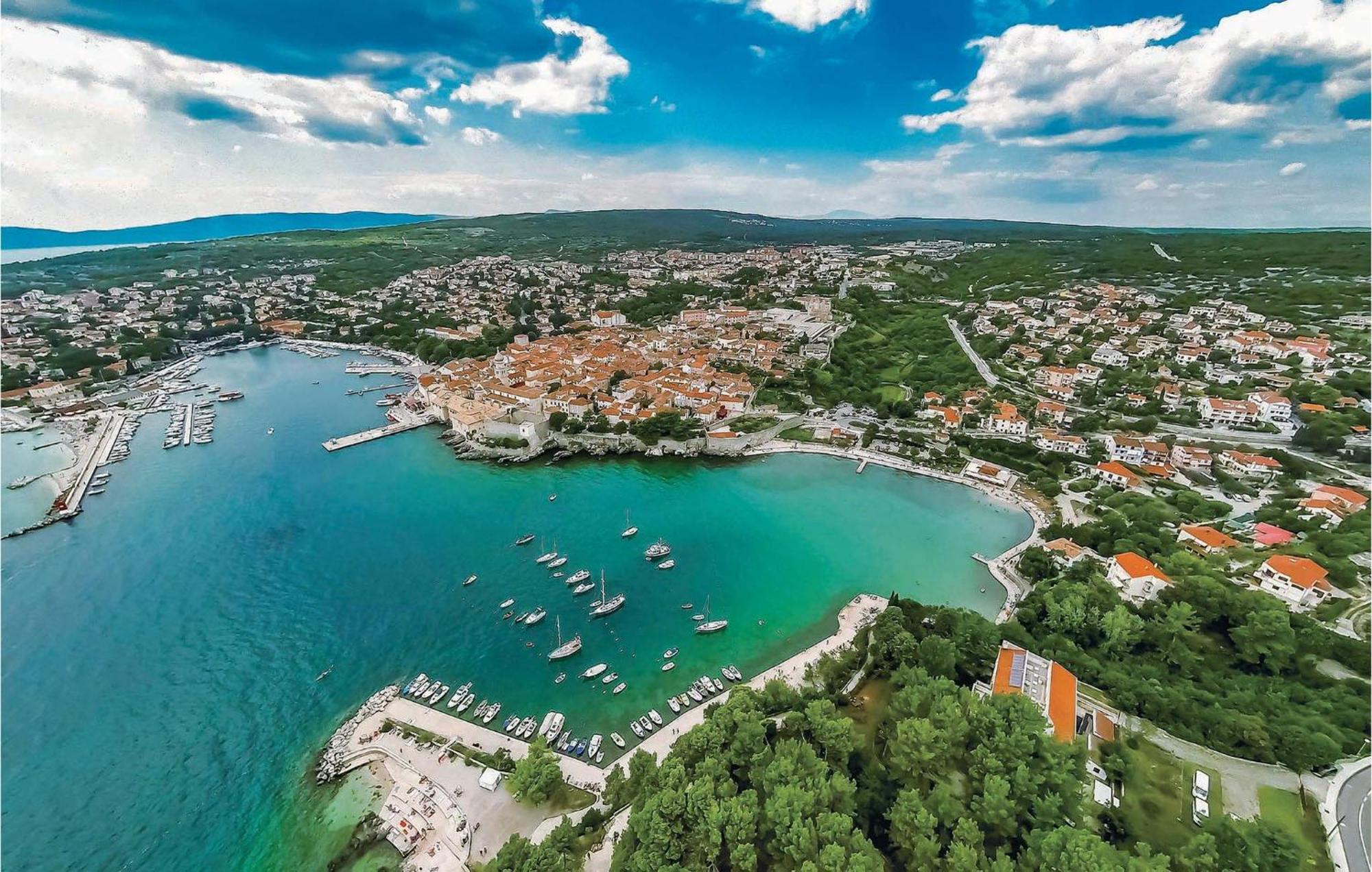 Beautiful Apartment In Malinska With Wifi Buitenkant foto